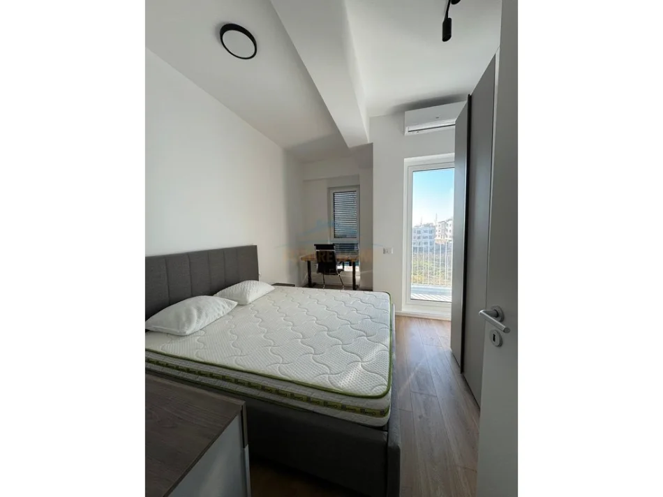 Tirane, jepet me qera apartament 1+1+Ballkon Kati 2, 58 m² 470 € (Fresk)