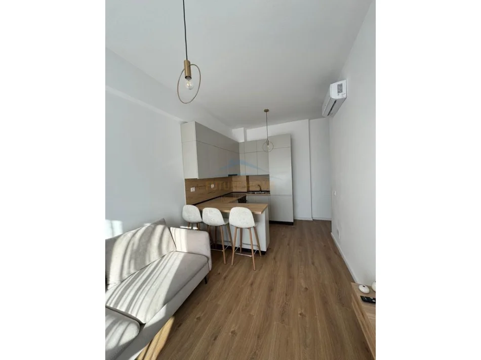 Qera Apartment 1+1+Post Parkimi,Rezidenca Oxa,Tirane. 0696069906