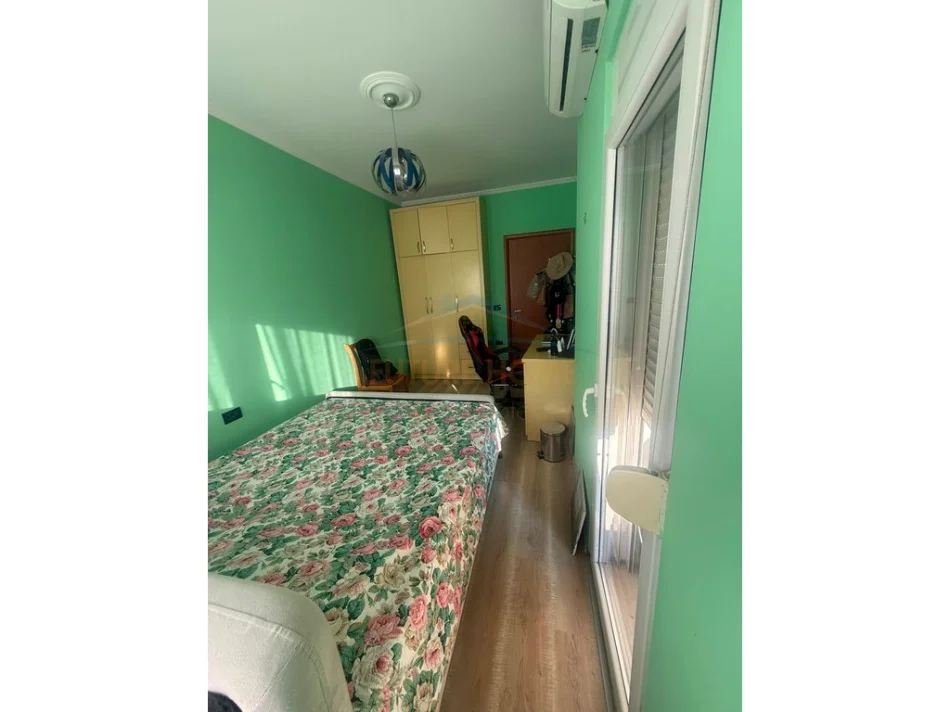 Shitet, Apartament 3+1, Unaza e Re 0696069906