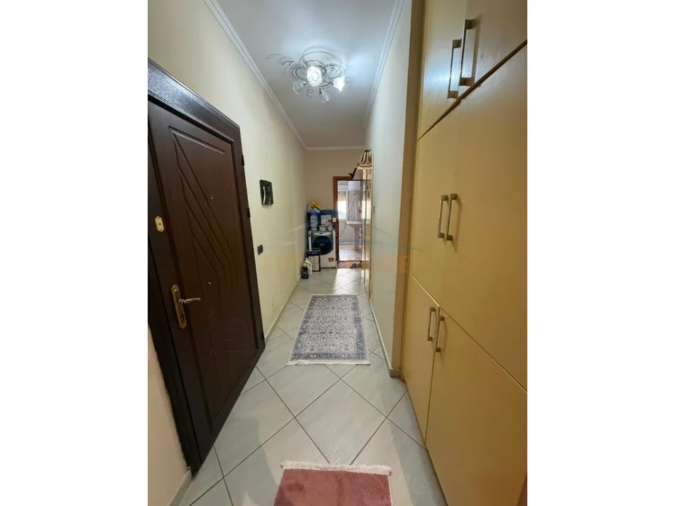 Tirane, shitet apartament 3+1+Ballkon Kati 6, 122 m² 180.000 € (Unaza e Re)