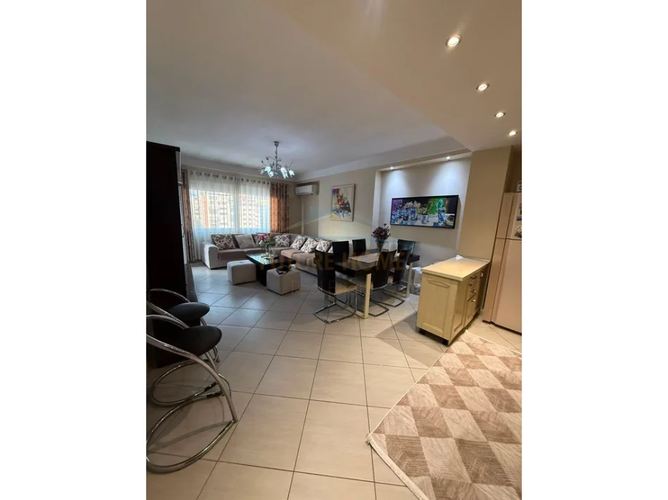 Shitet, Apartament 3+1, Unaza e Re 0696069906