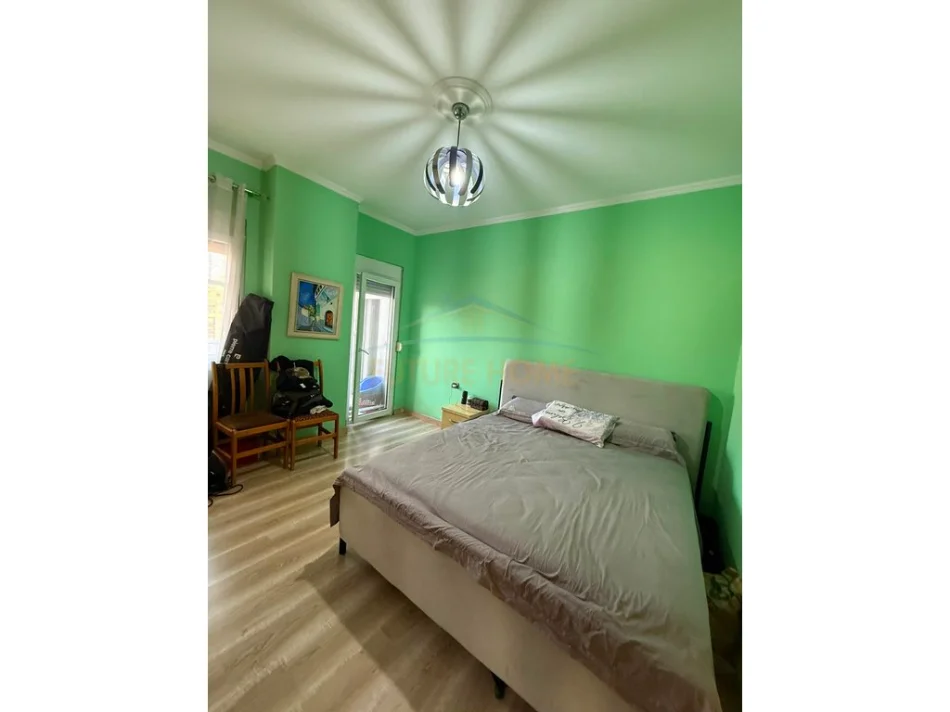 Shitet, Apartament 3+1, Unaza e Re 0696069906