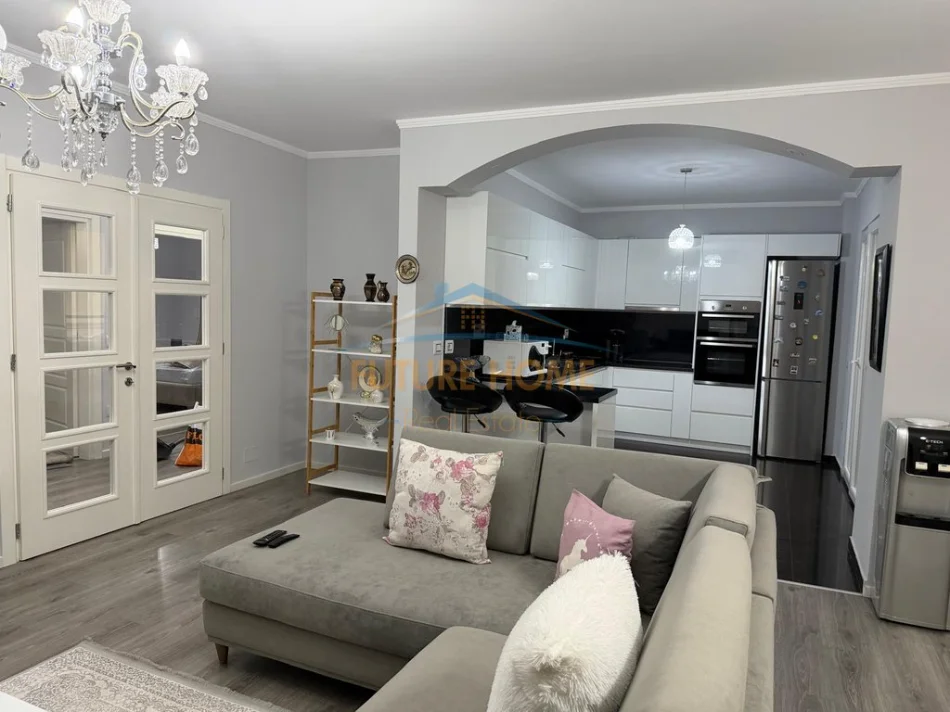 Qera, Apartament 2+1+ post parkimi, Kopshti Zoologjik, Tiranë 0696069906