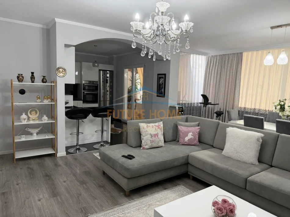 Qera, Apartament 2+1+ post parkimi, Kopshti Zoologjik, Tiranë 0696069906