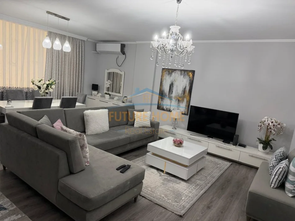 Tirane, jepet me qera apartament 2+1+Ballkon Kati 2, 107 m² 1.500 € (Kopshti Zoologjik)