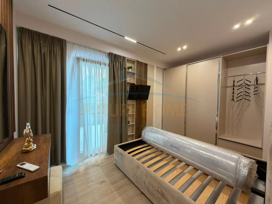 Tirane, jepet me qera apartament 1+1+Verandë Kati 1, 45 m² (Kodra e Priftit)