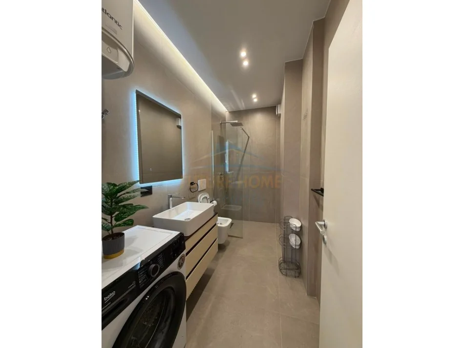 Tirane, jepet me qera apartament 1+1+Ballkon Kati 1, 45 m² 500 € (Kodra e Priftit)