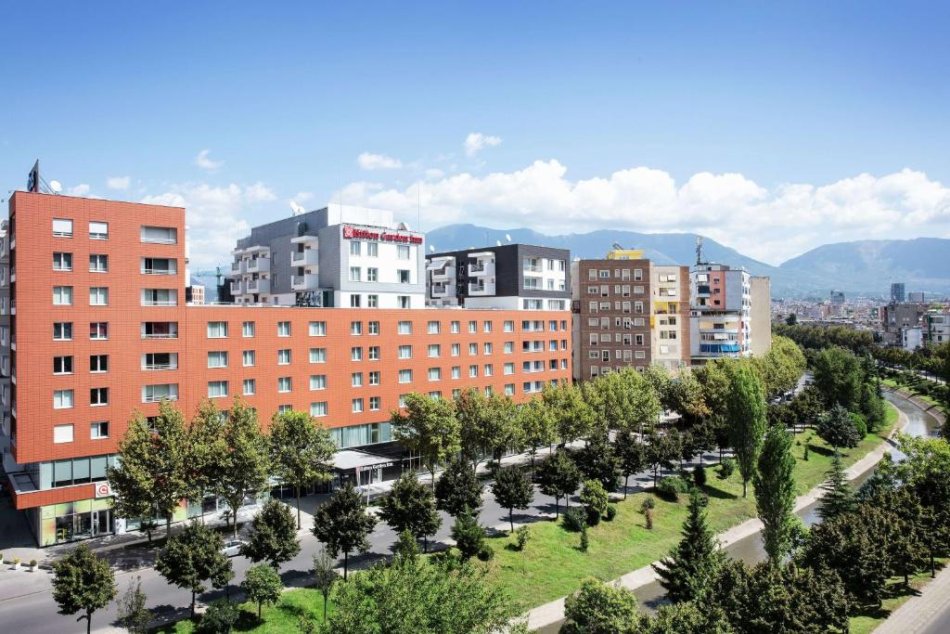 AMBIENT KOMERCIAL  PRANE DELIJORGJIT    230 m² 6.000 €