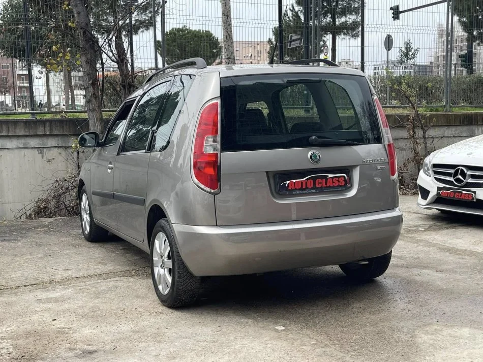 Tirane, shes makine SKODA ROOMSTER Nafte, gri e erret manuale Klima 210.000 km 5.700 €