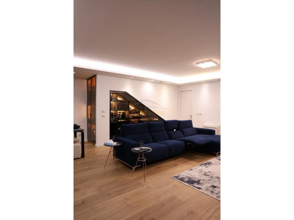 Tirane, shitet Vile Vile 3 Katshe Kati 0, 263 m² 1.290.000 € (TEG)