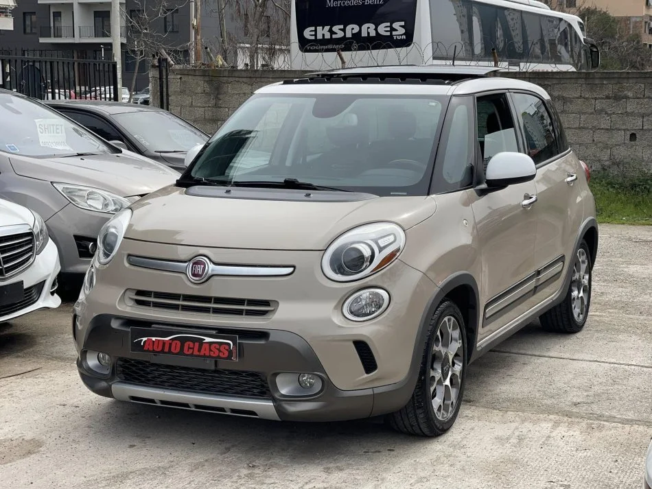 Tirane, shes makine FIAT 500 L Benzin, bezhë automatik Klima 128.000 km 7.500 €