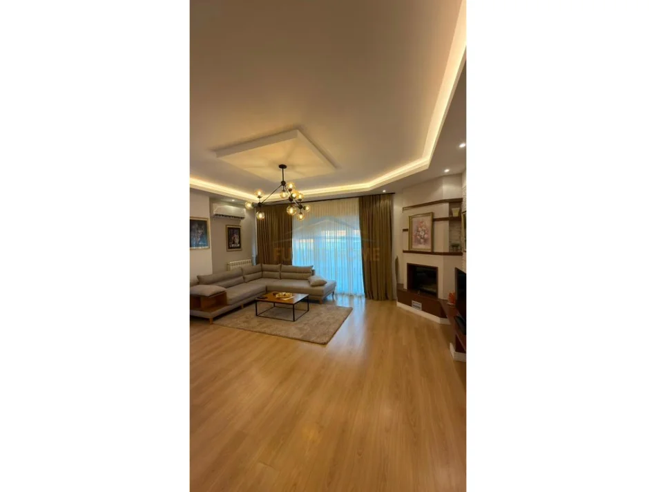 Qera, Apartament 2+1+2 + Post Parkimi , Fresk , Tiranë. 80,000 Lekë 0696069906