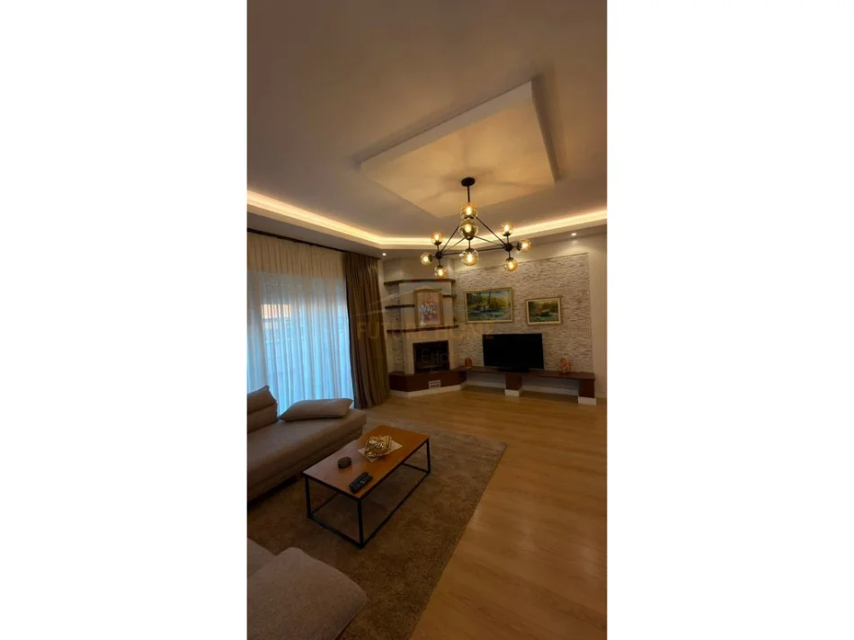 Qera, Apartament 2+1+2 + Post Parkimi , Fresk , Tiranë. 80,000 Lekë 0696069906