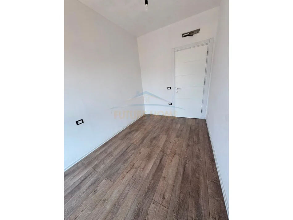 Shitet, Apartament 3+1+2, Kompleksi Ndregjoni, Rruga Jordan Misja 0696069906
