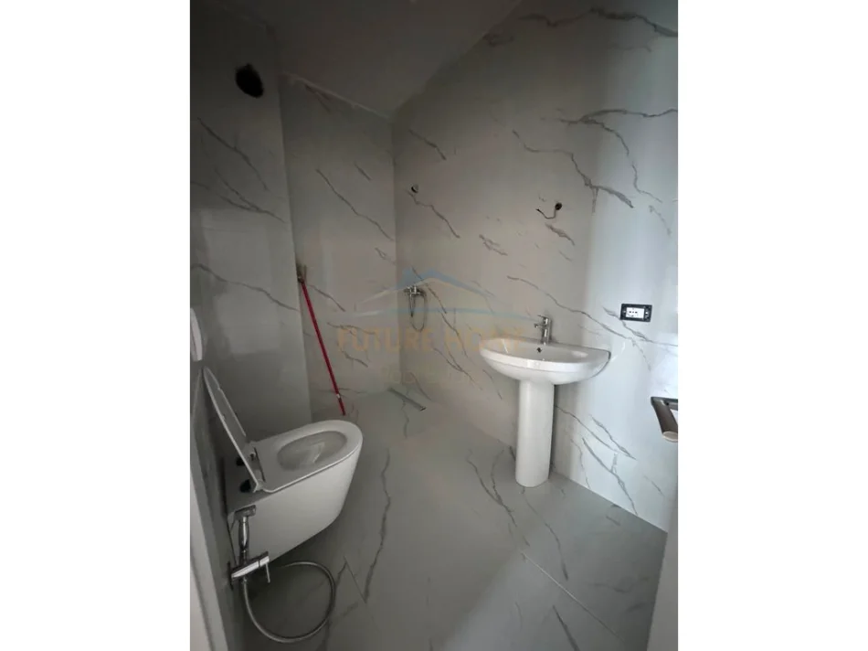 Shitet, Apartament 3+1+2, Kompleksi Ndregjoni, Rruga Jordan Misja 0696069906