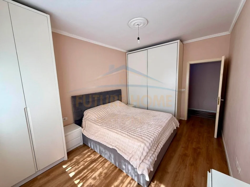 Tirane, shitet apartament 2+1+Ballkon Kati 4, 99 m² 165.000 € (Unaza e Re)