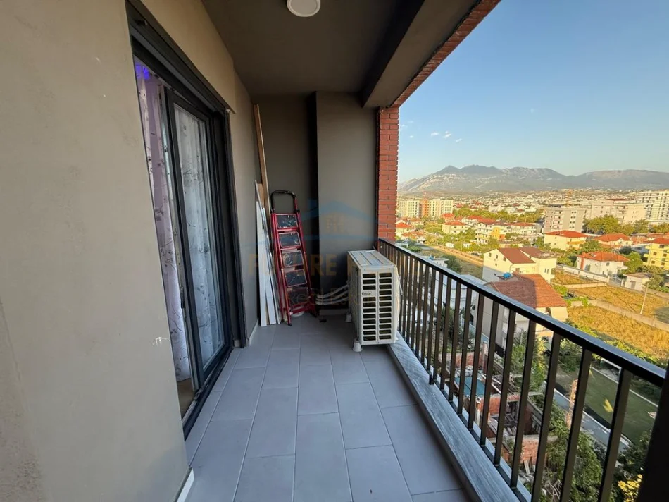 Tirane, jepet me qera apartament 2+1+Ballkon Kati 7, 115 m² 550 € (Kamez)
