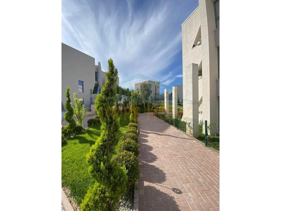Qera, Vile 3-Kateshe, Kompleksi "Green Valley", Liqeni i Thate, Tirane  250,000 Lekë 0696069906