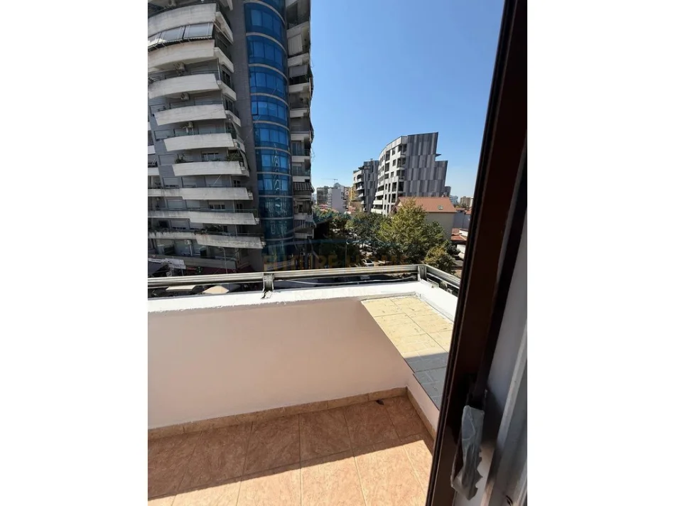 Qera, Apartament 2+1, Rruga e Dibrës 0696069906