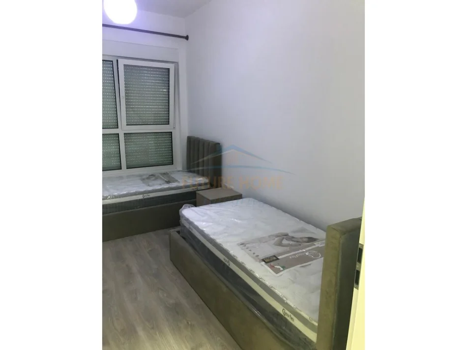 JEPET ME QERA APARTAMENT 2+1 KOMPLEKSI MANGALEM ,ALI DEM