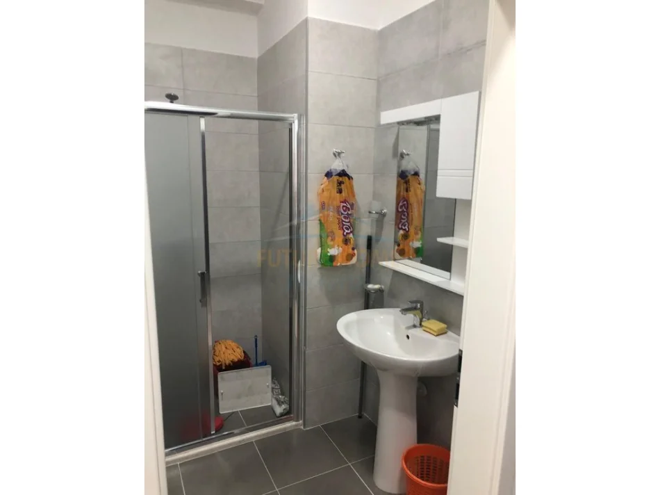 JEPET ME QERA APARTAMENT 2+1 KOMPLEKSI MANGALEM ,ALI DEM