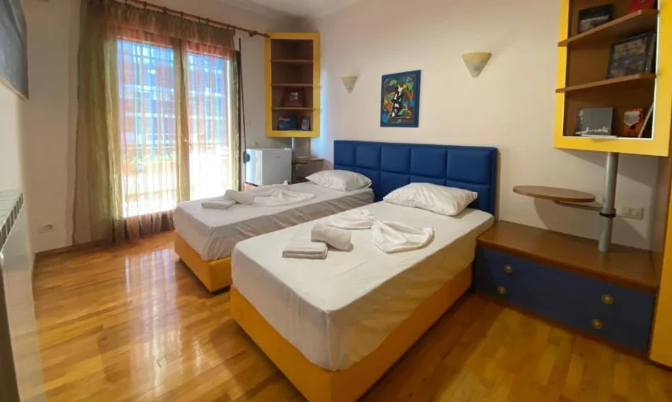 Tirane, jepet me qera apartament 2+1 Kati 10, 600 € 