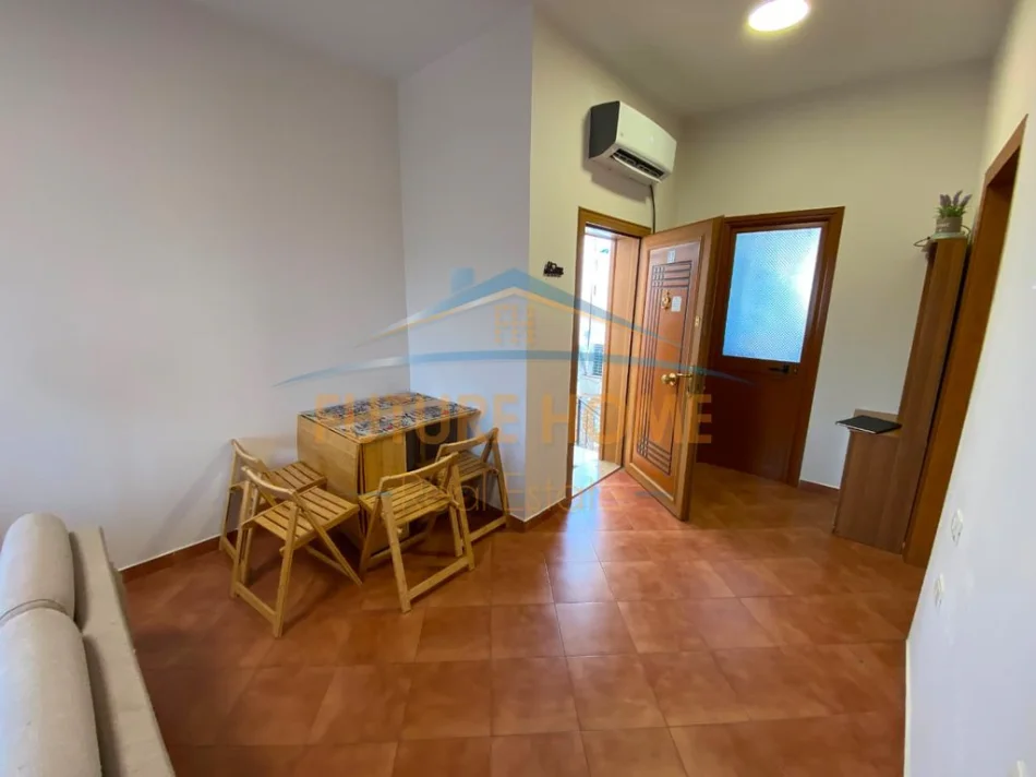 Tirane, jepet me qera apartament 2+1+Ballkon Kati 6, 75 m² 650 € (Komuna e Parisit)