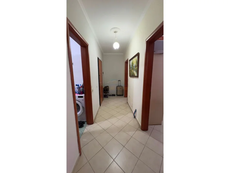 Tirane, shitet apartament 2+1 Kati 2, 95 m² 14.000.000 Leke (Fresku)