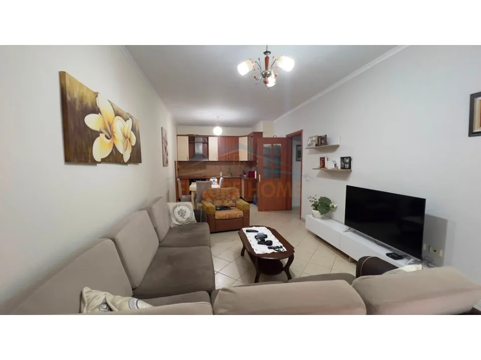 Tirane, shitet apartament 2+1 Kati 2, 95 m² 14.000.000 Leke (Fresku)