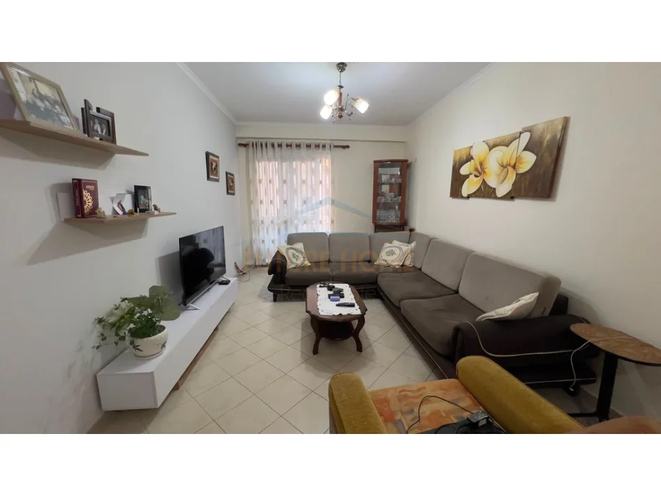 Tirane, shitet apartament 2+1 Kati 2, 95 m² 14.000.000 Leke (Fresku)