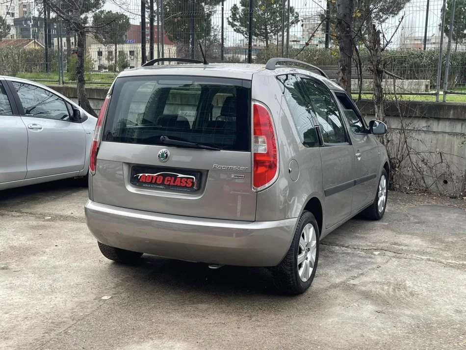 Tirane, shes makine SKODA ROOMSTER Nafte, gri e erret manuale Klima 210.000 km 5.700 €
