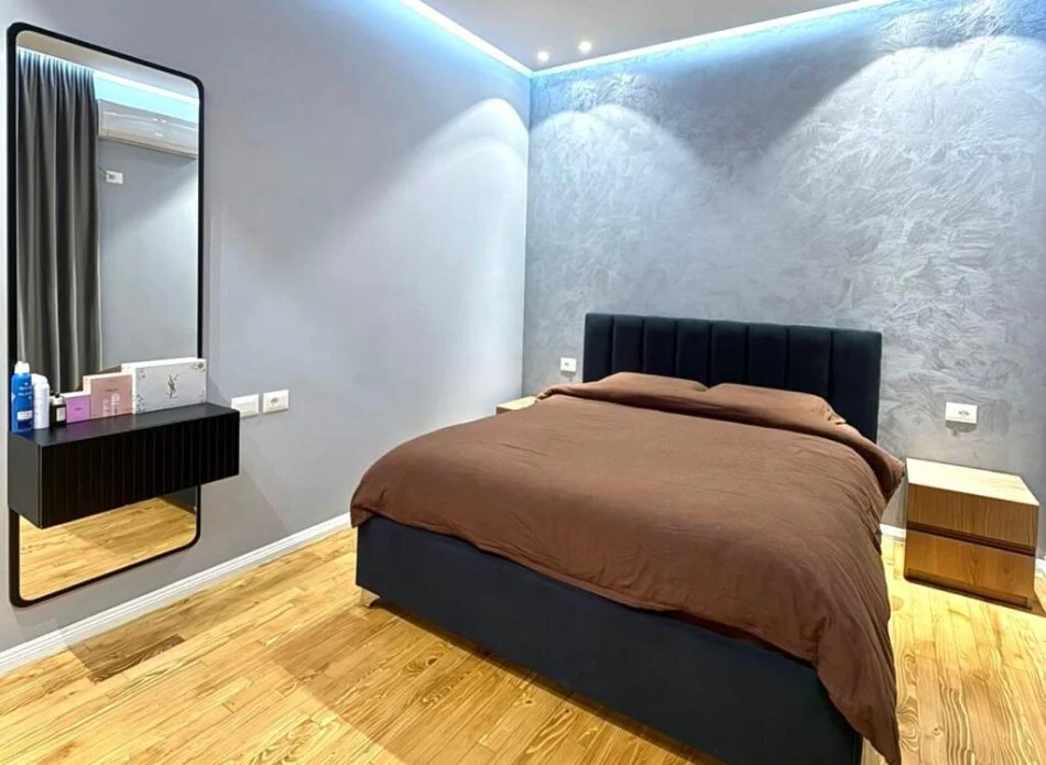 Tirane, shitet apartament+verande | Penthouse 2+1+Aneks+Ballkon Kati 5, 250 m² 300.000 € (Qesarake-Fresk)