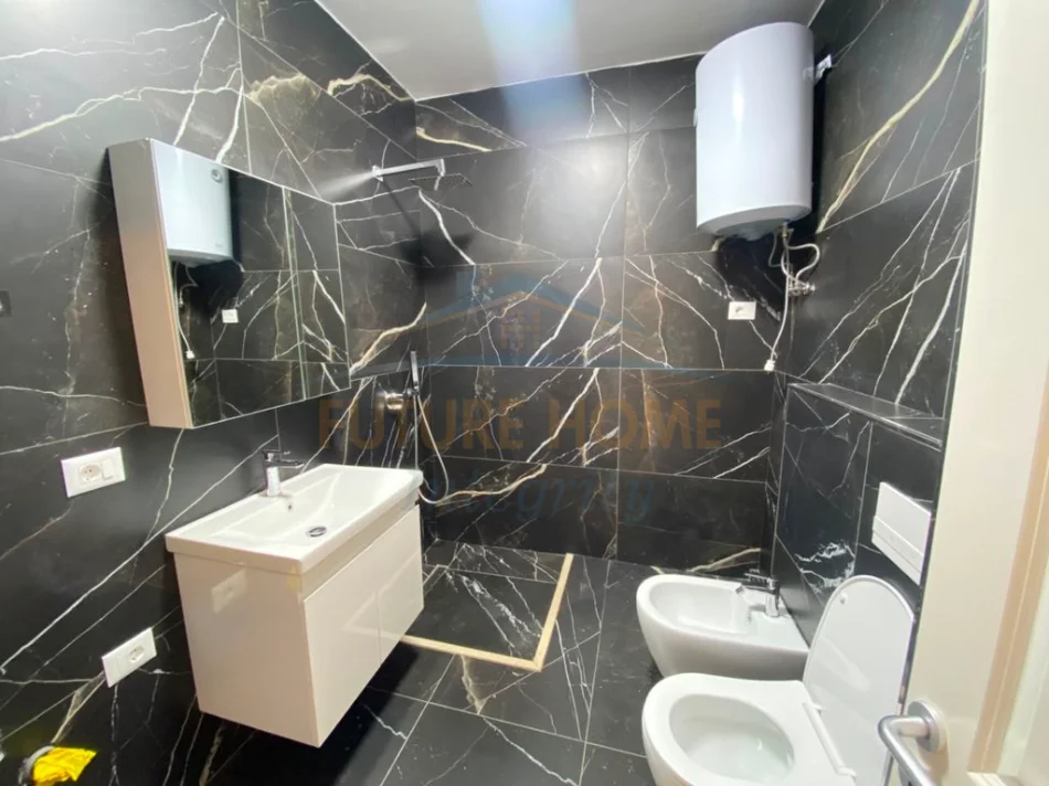 Tirane, jepet me qera apartament 1+1 Kati 4, 75 m² 70.000 € (Shkolla e Baletit)