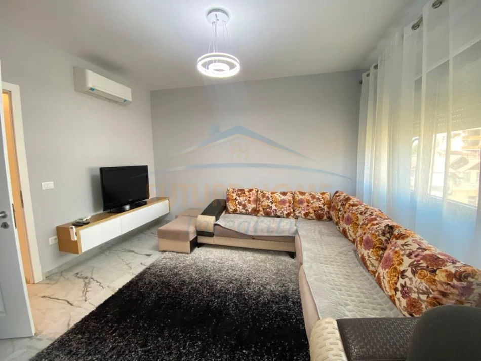 Tirane, jepet me qera apartament 1+1 Kati 4, 75 m² 70.000 € (Shkolla e Baletit)