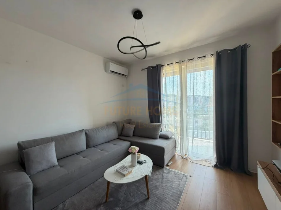 Tirane, shitet apartament 1+1+Ballkon Kati 3, 71 m² 127.000 € (Yzberisht)
