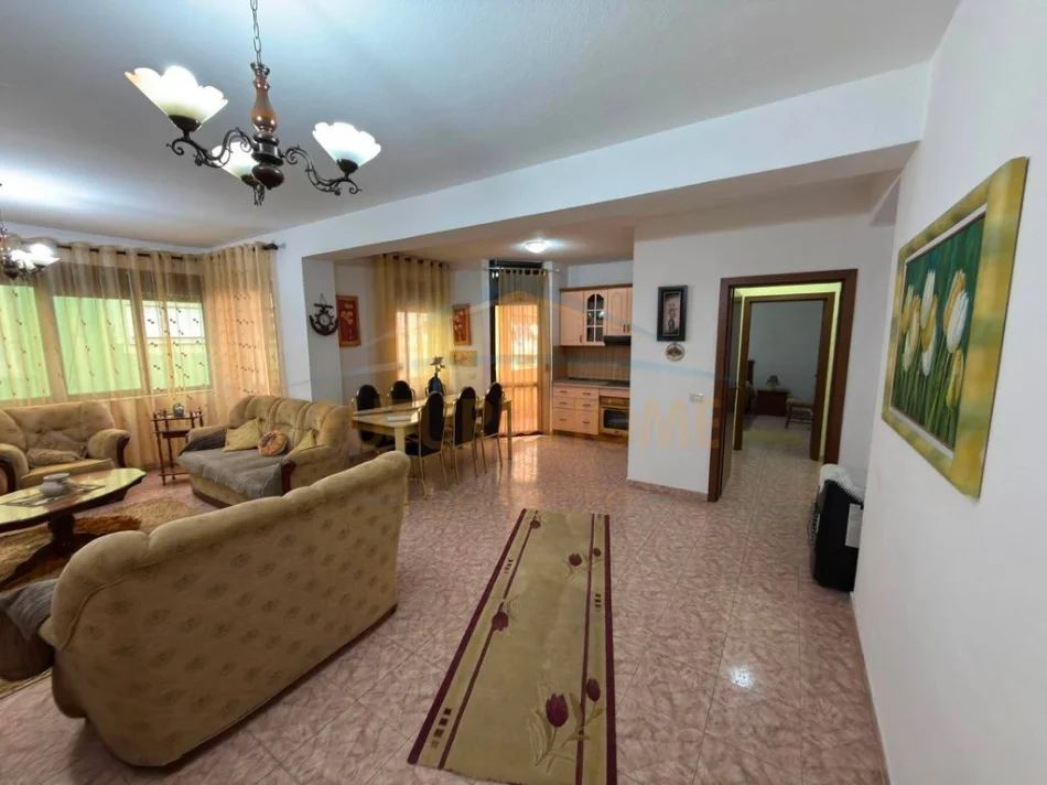 Tirane, jepet me qera apartament 2+1+Ballkon Kati 5, 108 m² 900 € (Blloku)