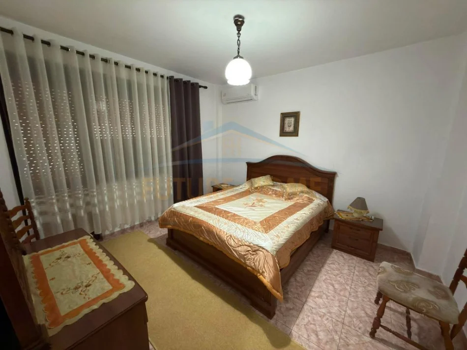 Tirane, jepet me qera apartament 2+1+Ballkon Kati 5, 108 m² 900 € (Blloku)
