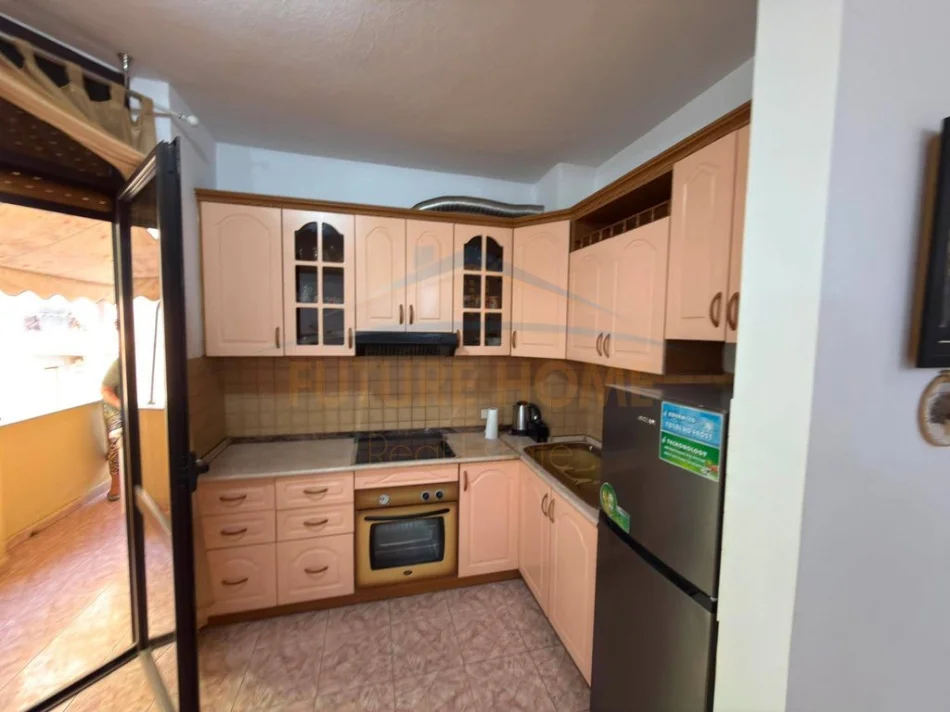 Tirane, jepet me qera apartament 2+1+Ballkon Kati 5, 108 m² 900 € (Blloku)