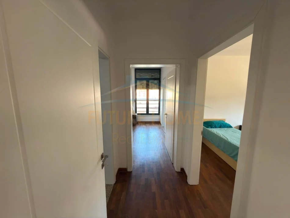 Tirane, jepet me qera apartament 2+1 Kati 4, 140 m² 1.600 € (Liqeni)