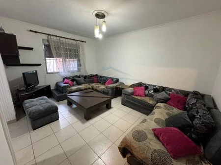 Tirane, jepet me qera apartament 1+1+Ballkon Kati 1, 55 m² 400 € (irfan tomini)