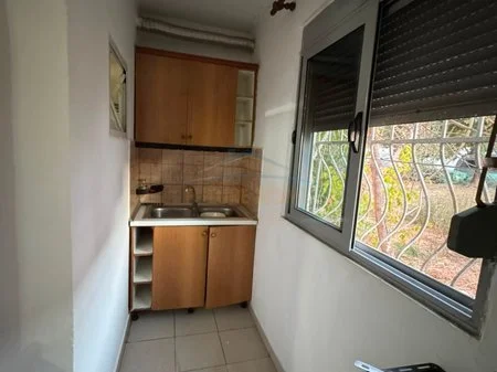 Tirane, jepet me qera apartament 1+1+Ballkon Kati 1, 55 m² 400 € (irfan tomini)