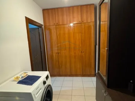 Tirane, jepet me qera apartament 1+1+Ballkon Kati 1, 55 m² 400 € (irfan tomini)