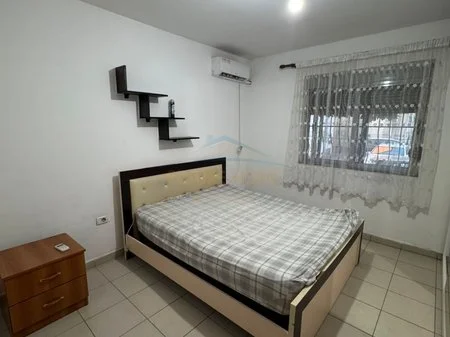 Tirane, jepet me qera apartament 1+1+Ballkon Kati 1, 55 m² 400 € (irfan tomini)