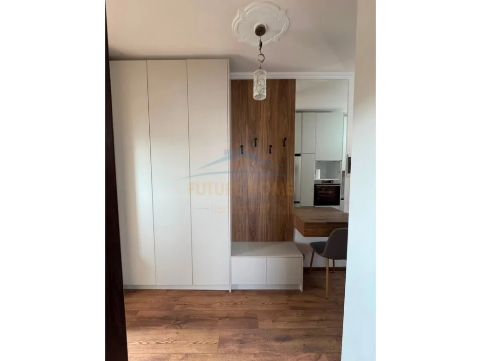 Tirane, jepet me qera apartament 1+1+Ballkon Kati 4, 66 m² 550 € (Selite)
