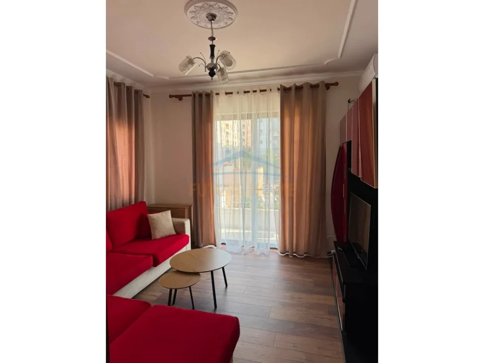 Tirane, jepet me qera apartament 1+1+Ballkon Kati 4, 66 m² 550 € (Selite)