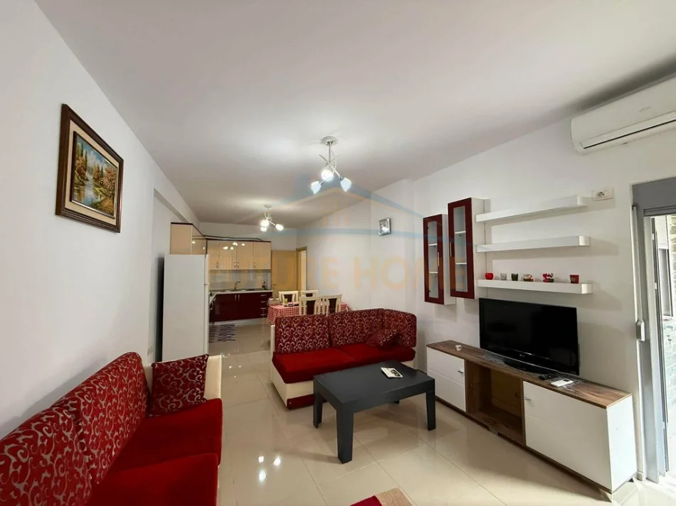 Tirane, jepet me qera apartament 2+1+Ballkon Kati 2, 115 m² 450 € (Unaza e Re)