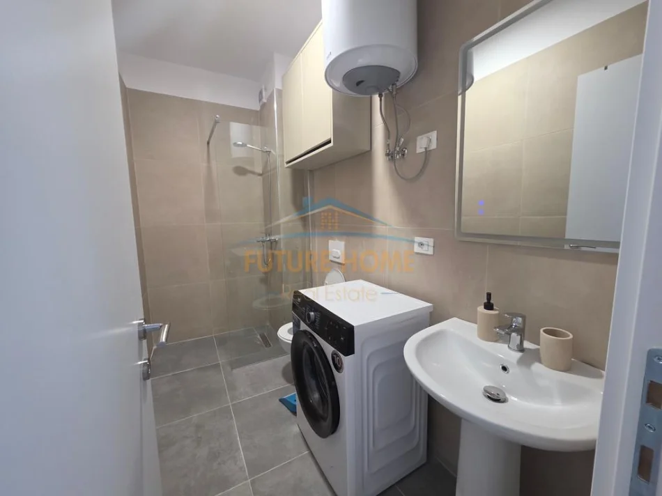 Tirane, jepet me qera apartament 1+1+Ballkon Kati 4, 45 m² 550 € (Don Bosko)