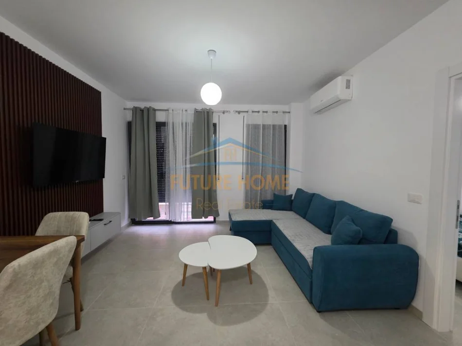 Tirane, jepet me qera apartament 1+1+Ballkon Kati 4, 45 m² 550 € (Don Bosko)