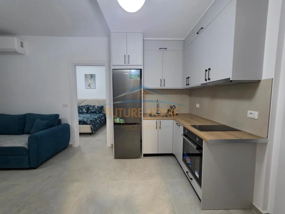 Tirane, jepet me qera apartament 1+1+Ballkon Kati 4, 45 m² 550 € (Don Bosko)