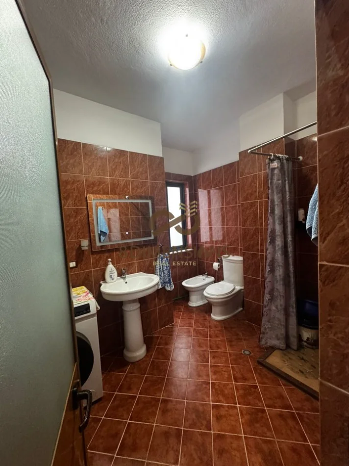 Tirane, jepet me qera apartament 2+1 Kati 6, 103 m² 550 € (yzberisht)